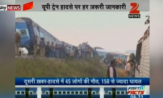 印度北部靠近坎普爾區域在20日凌晨，發生了一列火車幾個車廂的出軌意外，死亡人數至少90人，100多人受傷。   圖：翻攝news.com.au新聞畫面