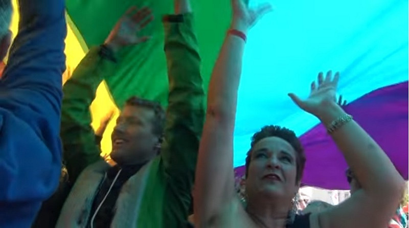 巴西自2013年起允許同性戀婚姻合法化後，2014至2015年同性結婚成長率15.7％，同期異性結婚登記增加2.7％，顯示同性結婚較異性結婚成長迅速。   圖：翻攝網路