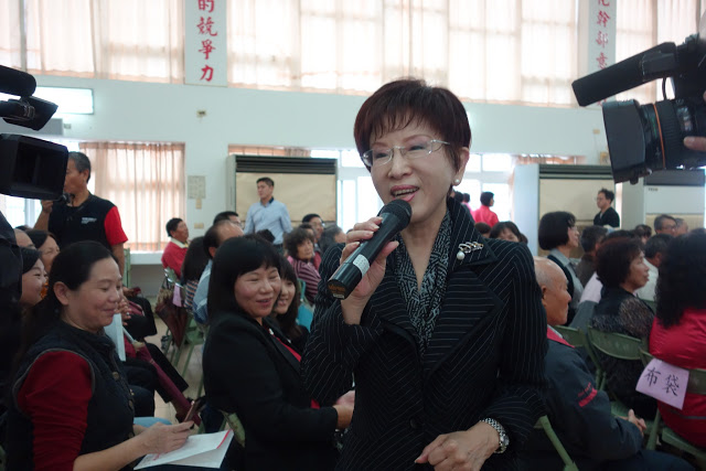 國民黨主席洪秀柱27日表示，蔣經國總統時代更開放黨禁、報禁等，讓中華民國從威權專制走向民主開放，這才是真正的轉型正義。   圖：國民黨文傳會提供