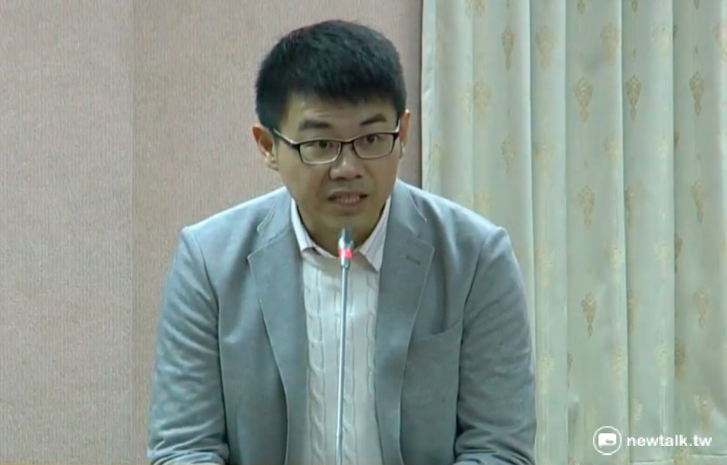 兒童青少年精神科主治醫師徐志雲表示，同性婚姻另訂專法，是根本上的歧視，就如同中國不斷在國際賽事中打壓台灣是「中華台北」。   圖：鄭佑漢/攝