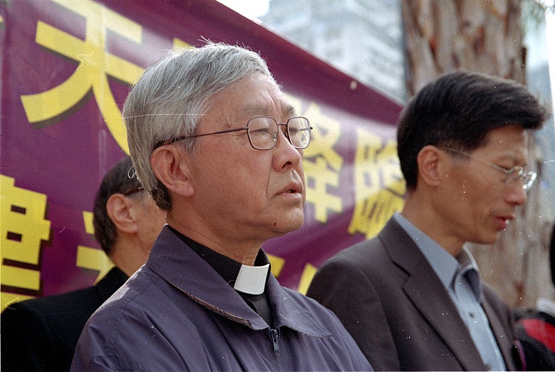 香港教區前樞機主教陳日君28日批評，如果中梵達成建交協議，北京將介入天主教神職人員的任命，此舉無異是「背叛耶穌基督」。   圖：翻攝維基百科