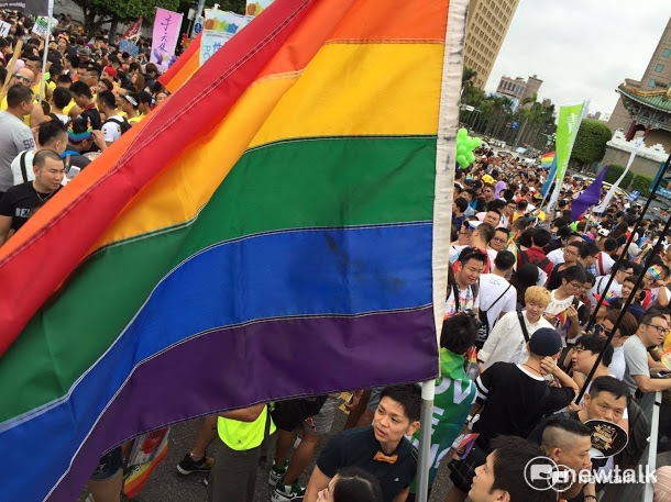 多個反對同性婚姻的團體也將於13日上凱道遊行，前立法委員謝啟大12日表示，同性戀只有佔千分之二，拒絕由這些少數人來霸凌多數人。圖為日前同志大遊行。   圖：新頭殼資料照片。
