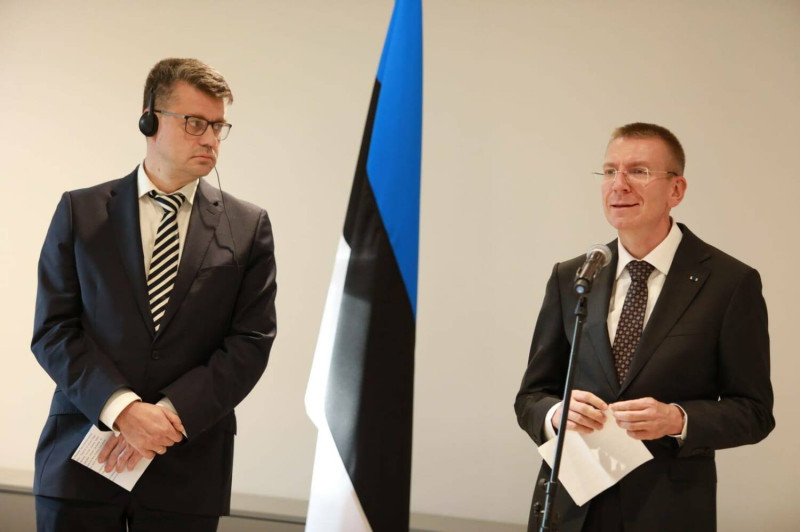 愛沙尼亞與拉脫維亞同時宣布退出中國東歐俱樂部「17＋1」中國－中東歐國家合作，圖左為愛沙尼亞外交部長、右為拉脫維亞外交部長。   圖：翻攝自拉脫維亞外交部臉書