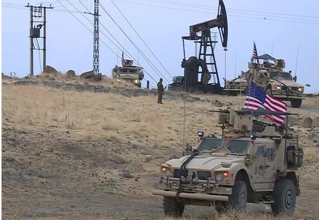 美軍在敘利亞的油田附近設基地，遭質疑是竊取敘利亞的石油。   圖 : 翻攝自環球網