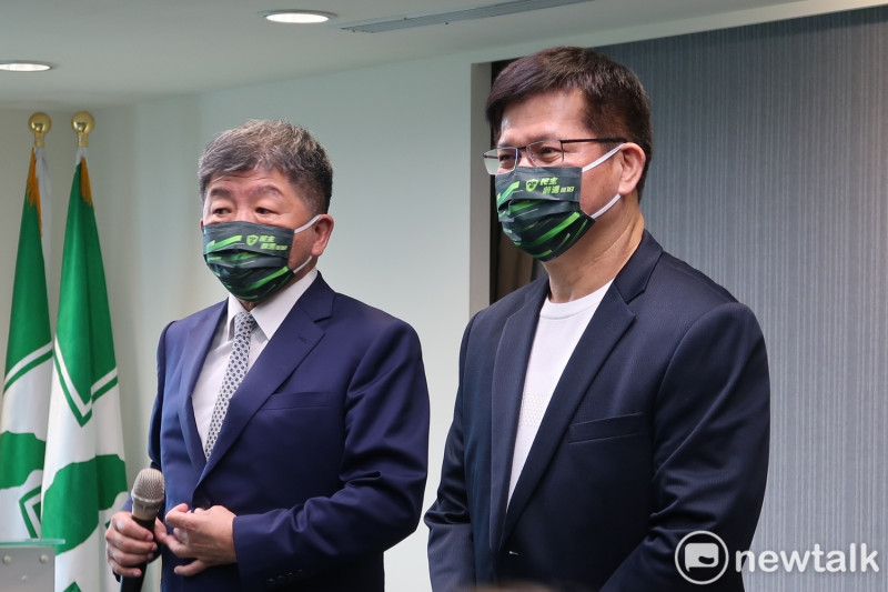 民進黨台北市長參選人陳時中（左）與新北市長候選人林佳龍（右）。   圖：林朝億/攝