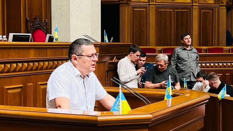 烏克蘭國會外交委員會主席梅列日科（Oleksandr Merezhko）與國會同僚成立跨黨派小組。   圖：翻攝推特