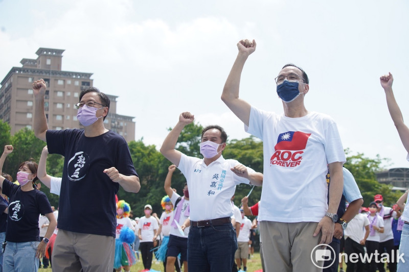 朱立倫強調，國民黨此行去大陸，最重要的目的就是解決台胞、台生及台商的問題。   圖：林昀真／攝