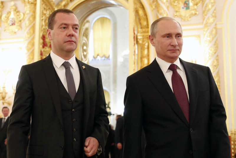 俄國國家安全會議副主席麥維德夫（左）表示，烏克蘭宣布放棄入北已不足以帶來和平，俄羅斯仍將持續執行軍事行動，直到達成該國「去納粹化」的目標為止。   圖：擷自推特@GotfrydKarol