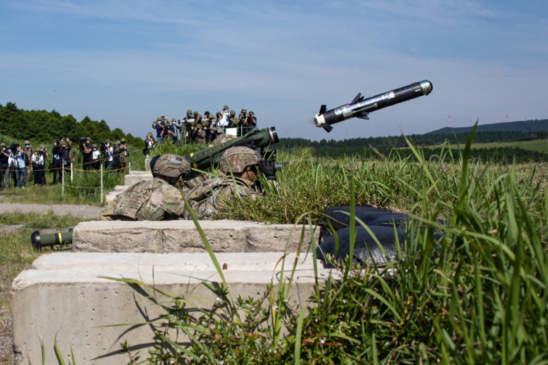 東方之盾 22 訓練演習中，來自第 11 空降師第 24 步兵團第 1 營的美國陸軍士兵發射標槍反坦克導彈系統。   圖：翻攝自OrientShield臉書
