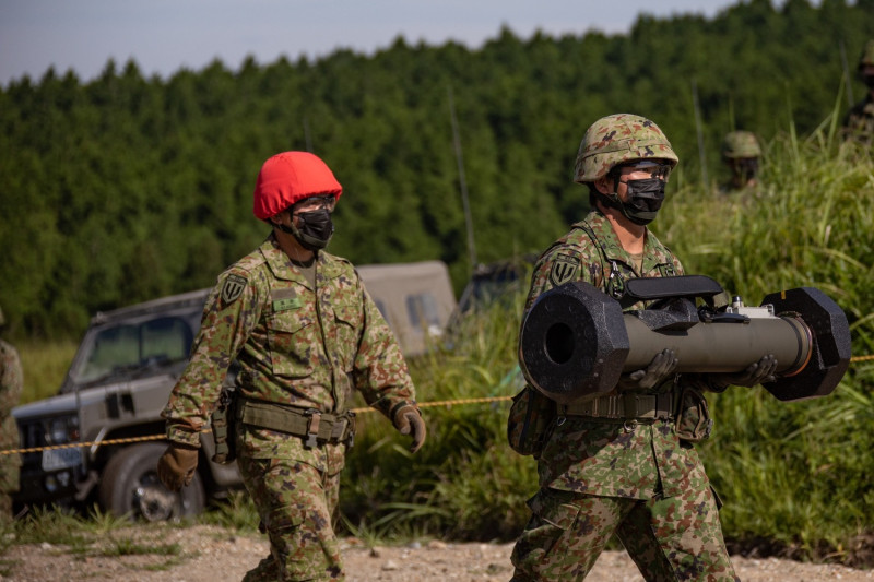 日本陸上自衛隊成員於東方之盾 22 訓練演習中，向美國陸軍和日本陸上自衛隊領導層展示了 01 反坦克導彈的能力。   圖：翻攝自OrientShield臉書