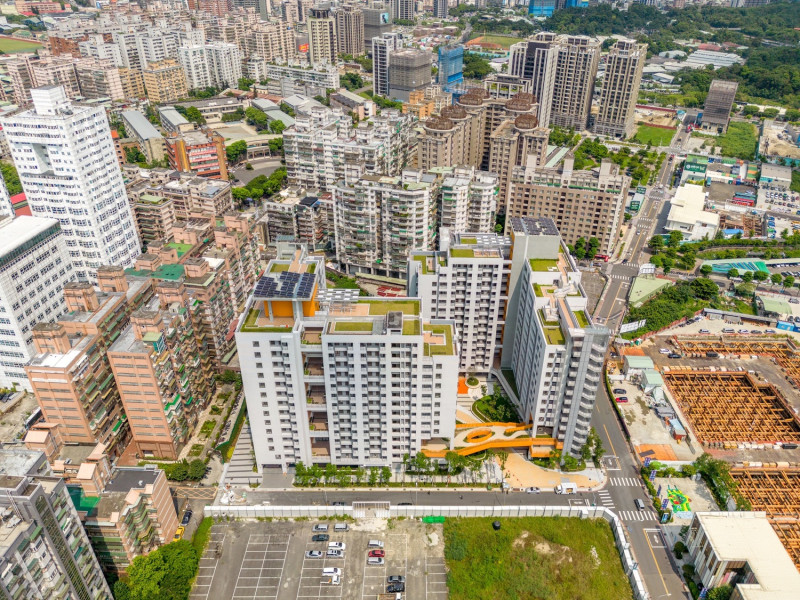 社會住宅的區位條件相當重要，土城員和青社宅步行五分鐘直達捷運海山站。   圖：新北市城鄉局提供