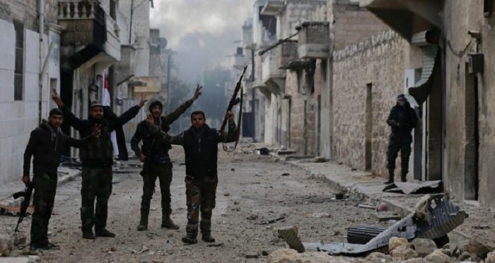 聯合國13日指出，敘利亞親政府部隊攻入阿勒坡（Aleppo）東部後，近日以處決方式射殺包括婦孺在內至少82名平民。   圖：翻攝敘利亞人權瞭望台(Syrian Observatory for Human Rights)網站