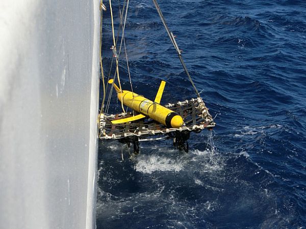 美國海軍的水下無人偵測器長約1.5公尺，美方稱用於在南海域進行合法的軍事測量，包括海水含鹽量和水溫。   圖：翻攝美國海軍官網