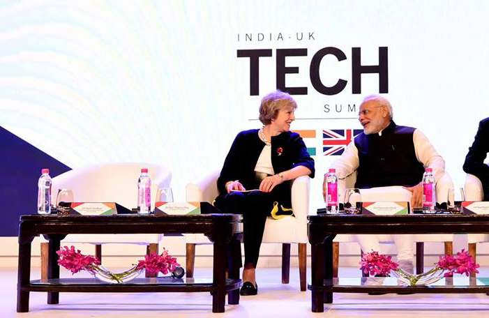 印度全國GDP在今年超越英國，讓印度擺脫曾為殖民地的自卑感。圖為印度總理莫迪（右）與英國首相梅伊，在11月會面。   圖：翻攝莫迪臉書