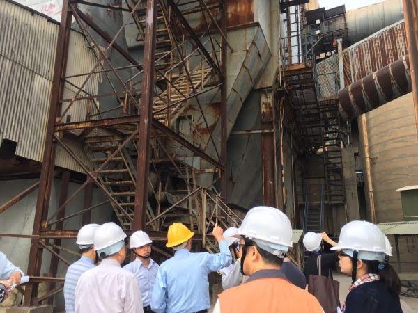 遭停工處分的東南水泥申請復工，但3個月試車期間仍有12次異常狀況。   圖：高雄市環保局提供