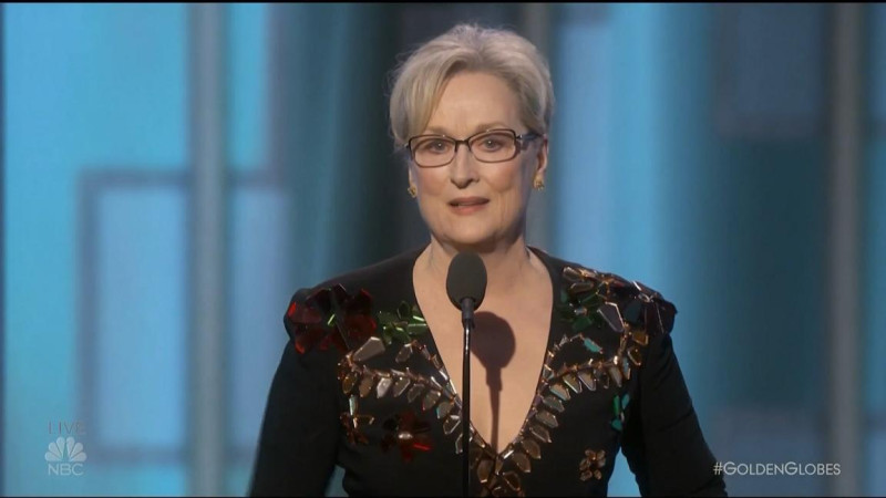 獲頒金球獎「終身成就獎」的女星梅莉史翠普(Meryl Streep)，在致詞時砲轟川普，指責他模仿身障人士的行為極為不尊重。   圖：翻攝YouTube