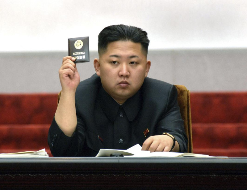 美國財政部在2016年將朝鮮領導人金正恩（圖）等多位朝鮮官員列入制裁名單，11日又將金正恩的妹妹金與正等人列入新的名單中。   圖：達志影像/路透社資料照片。