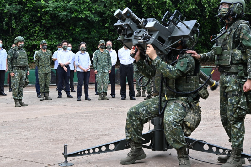 總統蔡英文中秋節前，前往澎湖視察部隊。   圖：總統府提供