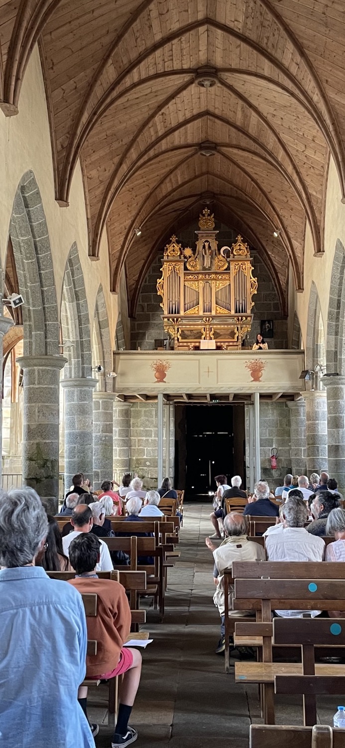 管風琴家阮秀慈受邀於法國巡迴演出，第三場獨奏會於8/6在朗韋萊克（Lanvellec）的聖布蘭登天主教堂（Église Saint-Brandon)演出。   圖：阮秀慈提供