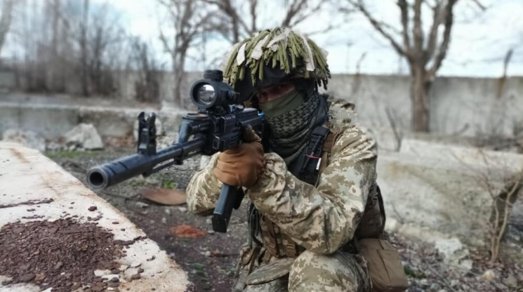 烏克蘭狙擊手。   圖 : 翻攝自烏克蘭國防部臉書