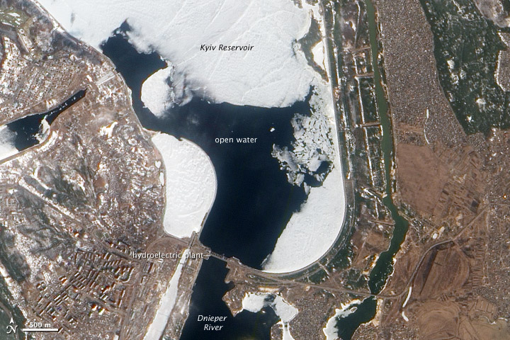 聶伯河將會在下半年結凍，直到隔年春天才會融化，圖為2012年3月NASA所拍攝。   圖：翻攝自NASA地球觀測站網頁