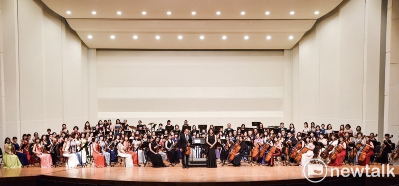 台南市青少年暨市民管弦樂團本月3日舉辦創團20週年音樂會「加勒比海盜 神鬼奇航」，陣容堅強，場面熱烈。   圖：台南市議員蔡旺詮提供