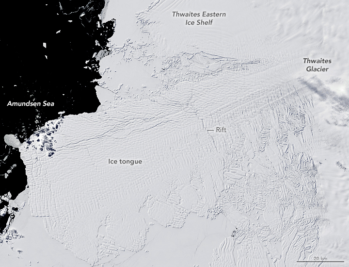 2001年NASA拍攝的思韋茨冰川。   圖:翻攝自NASA