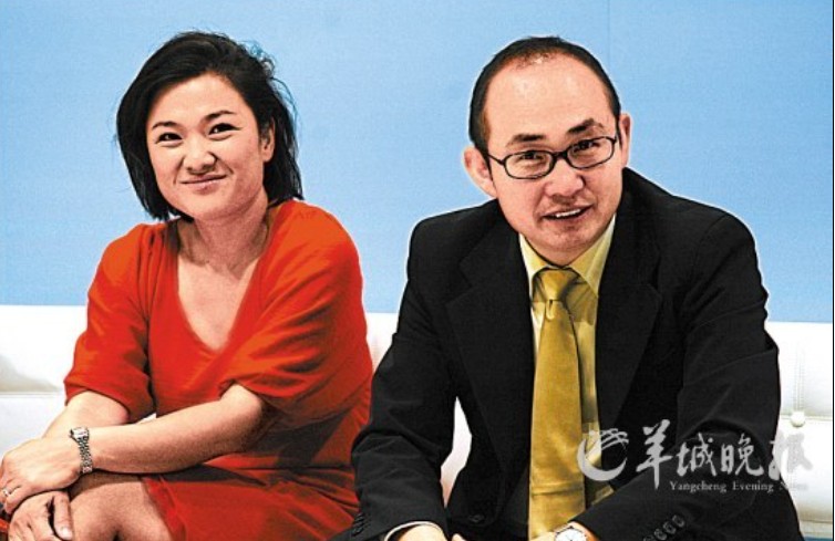 潘石屹（右）、張欣夫妻在 2022 年 9 月雙雙辭去 SOHO 中國的高層職務。   圖:翻攝自羊城晚報