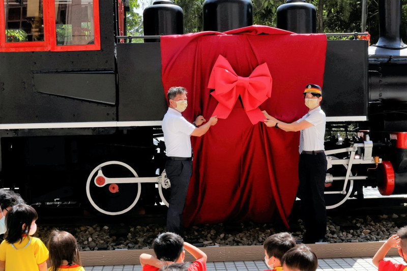 LDK58蒸汽機車揭牌。   圖：交通部台灣鐵路管理局/提供