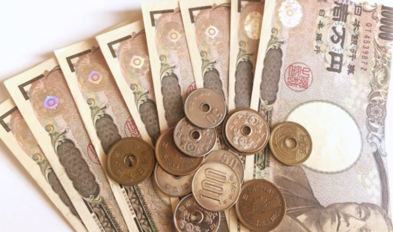 美元兌日圓的匯率在 29 日上午突破 160 大關，然而卻在中午時分暴漲 400 點，回到 155 左右。(示意圖)   圖 : 翻攝自Osaka.let'sgojp/archive