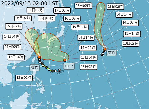 輕度颱風莫柏（右起）今天凌晨2時的中心位置，在台北東方4210公里海面上，與熱帶性低氣壓TD17、中颱梅花並行，讓太平洋好熱鬧。   圖：中央氣象局/提供