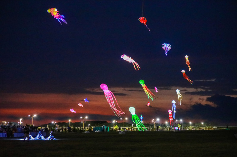 今年風箏節有首次登場的LED遙控風箏。   圖：翻攝自新竹市國際風箏節官網