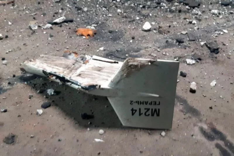 俄軍使用伊朗製造的自殺式「見證者-136 」( Shahed-136 ) 無人機遭到烏軍擊落。   圖:翻攝自騰訊網