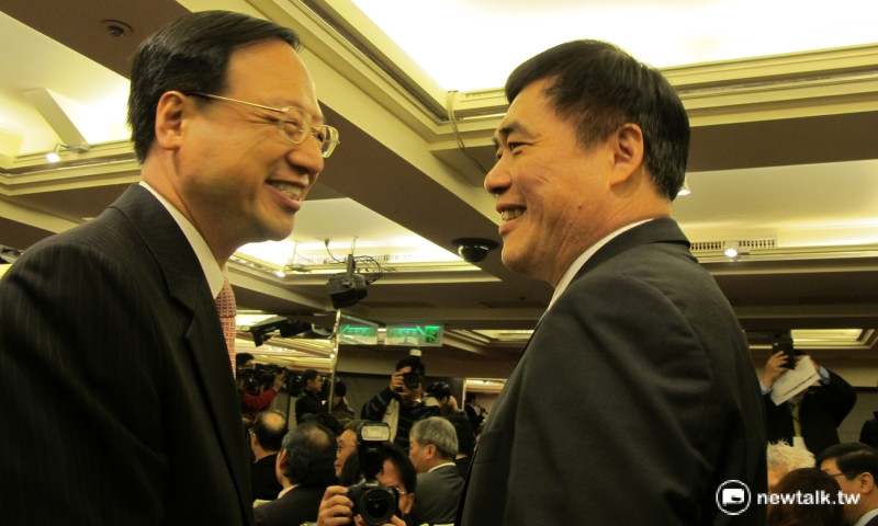 國民黨副主席郝龍斌（右）16日出席前行政院長江宜樺成立的成風基金會活動。   圖：林朝億/攝