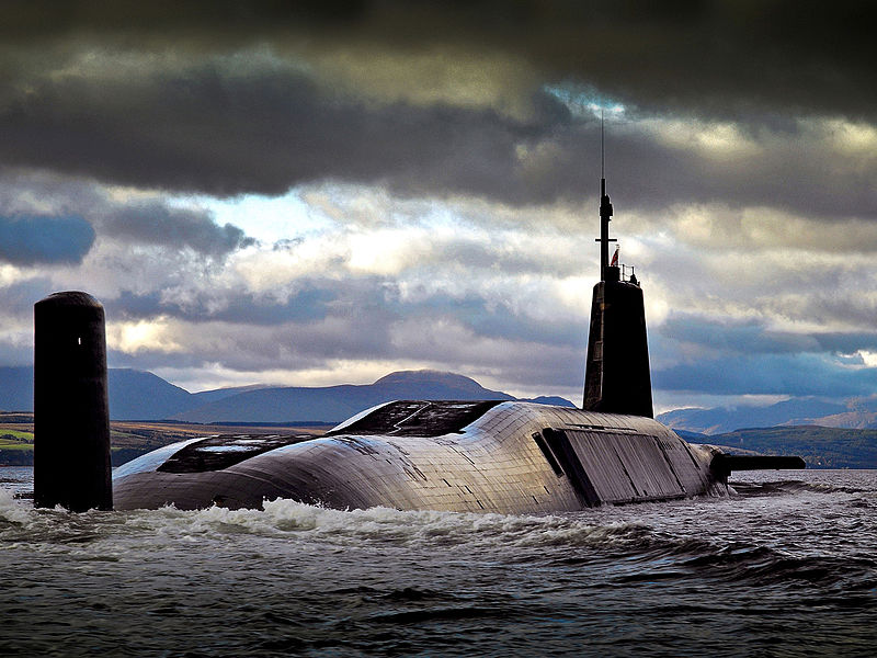 英國媒體揭露，英國皇家海軍三叉戟核潛艇「復仇號」2016年6月進行試射，發生嚴重誤射事件。   圖：翻攝維基網站/Tam McDonald/MOD