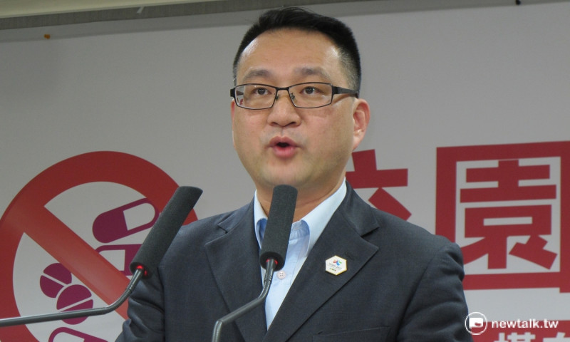 民進黨發言人阮昭雄25日表示，民進黨將成立新住民委員會。   圖：林朝億/攝