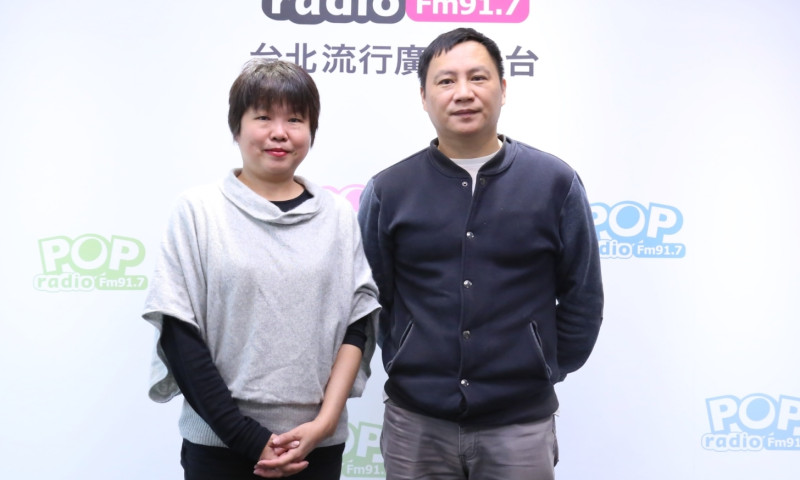 中國民運人士王丹3日接受Pop Radio節目主持人黃光芹訪問。   圖：Pop Radio提供