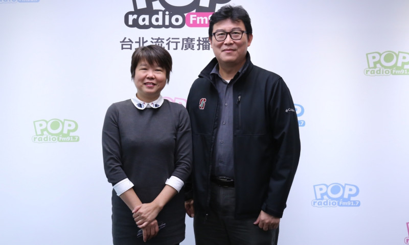民進黨立委姚文智6日中午接受Pop Radio電台節目主持人黃光芹訪問。   圖：Pop Radio提供