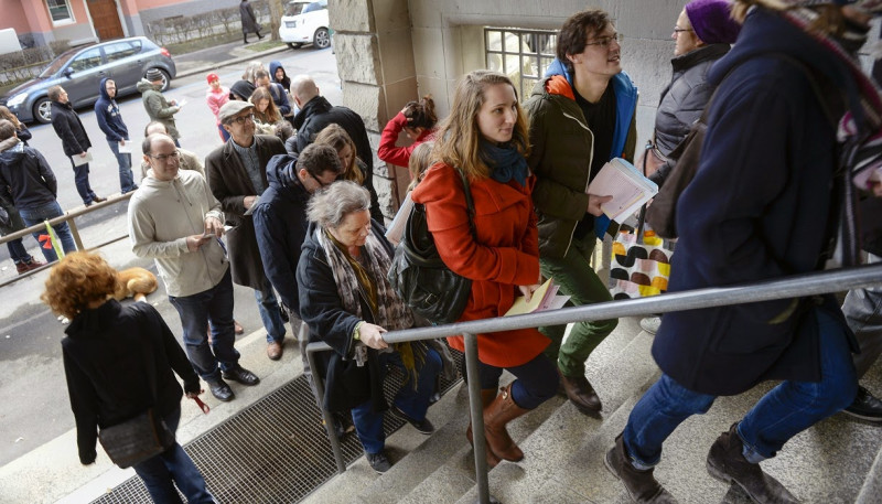 瑞士公民之前公投大都反對放寬移民入籍申請，如今對移民的態度已出現轉變。     圖片來源：達志影像/美聯社資料照片