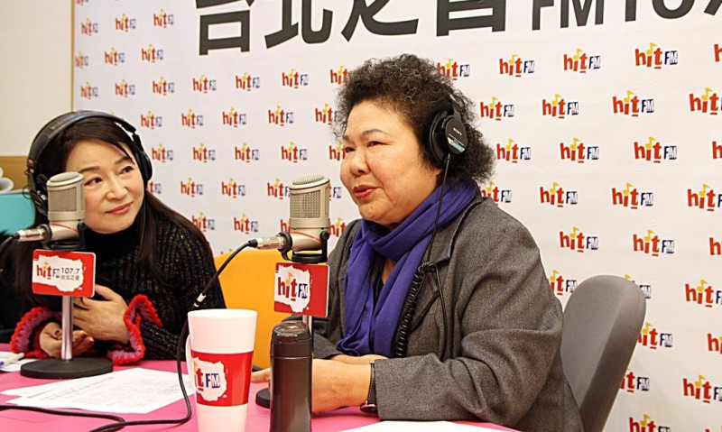 高雄市長陳菊13日接受電台Hit Fm節目主持人周玉蔻訪問。   圖：Hit Fm提供
