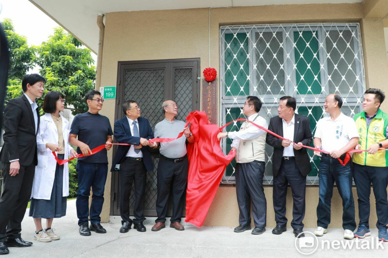 台南市政府首創「台南市政府文化局文化資產科學檢測研究中心」在原台南廳長官邸隆重揭牌。   圖：黃博郎／攝