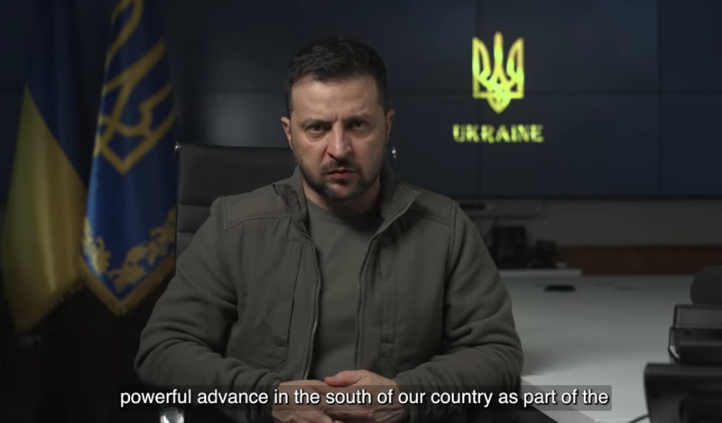 烏克蘭總統澤連斯宣布收復數十個據點的好消息，稍早前表示普丁企圖併吞烏克蘭占領區，烏方已經不可能再與他坐下來談。   圖：翻攝自澤連斯基臉書影片