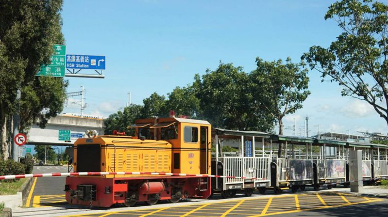 蒜頭糖廠五分車延駛高鐵嘉義站軌道工程已完工，延駛路線1.38公里，路線全長3.4公里。   圖：鐵道局/提供