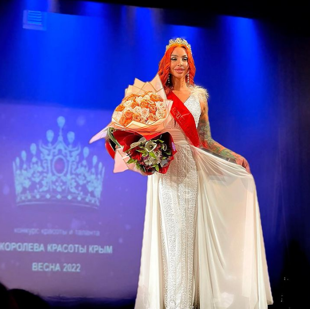 瓦雷耶瓦（Olga Valeyeva）先前獲選為 2022 年克里米亞小姐選美皇后。   圖 : 翻攝自 Olga Valeyeva Instagram