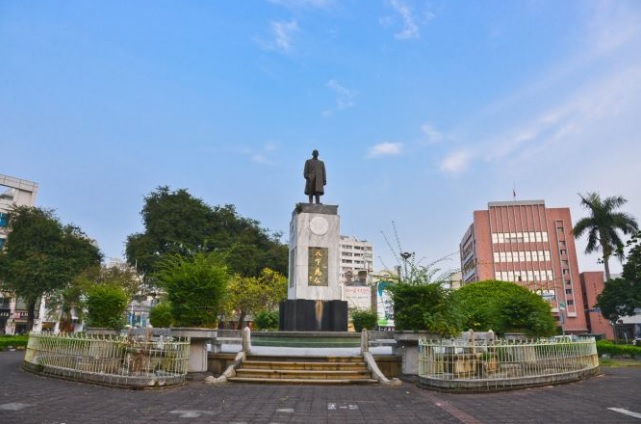 湯德章紀念公園，是唯一以228罹難者為名的紀念公園，追悼他守口如瓶，堅不透露台南工學院學生隊名冊，而壯烈犧牲，讓台南免於更多人在228事件罹難。   圖：翻攝台南市政府官網