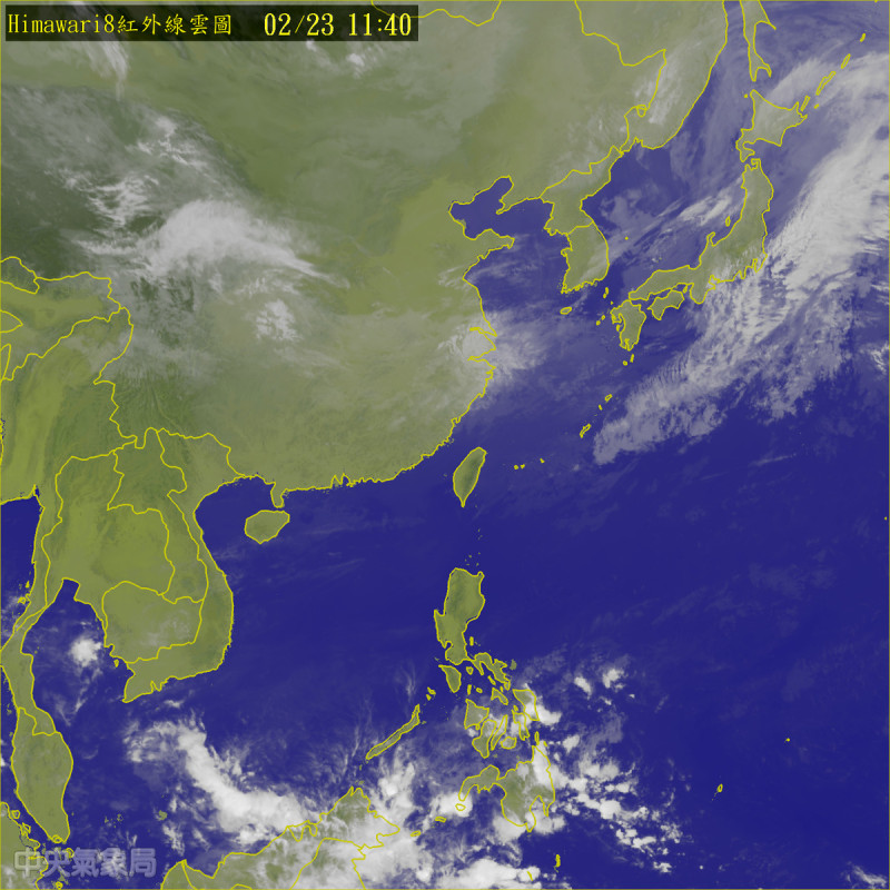 據中央氣象局表示，今(23)天清晨鋒面通過，隨後大陸冷氣團逐漸南下，北台灣從白天起氣溫已逐漸降低。圖為23日的衛星雲圖。   圖：翻攝中央氣象局網站