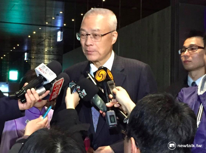 針對前總統馬英九因洩密案遭到起訴，吳敦義表示，「相信法律會還他清白」。   圖：新頭殼資料照片