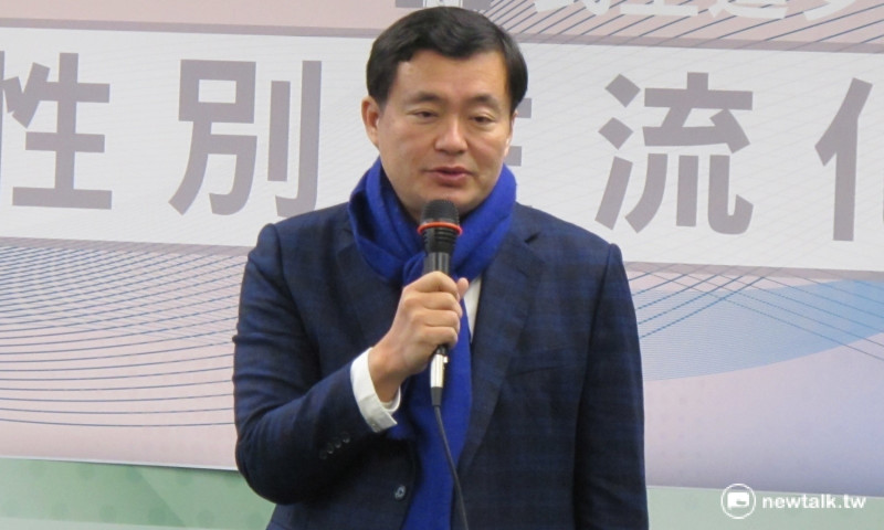 民進黨秘書長洪耀福23日表示，今年黨代表大會還特地看了農民曆。   圖：新頭殼資料照片。