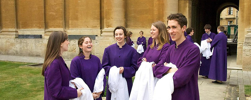 皇后學院合唱團演唱曲目範圍廣泛，包含文藝復興至巴洛克時期的音樂作品，還有現代流行音樂。   圖：翻攝自桃園市政府網站