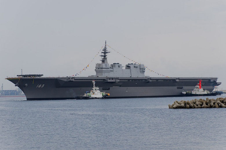 日本計畫5月派出噸位最大的護衛艦「出雲號」巡航南海3個月，挑動海域主權敏感神經。   圖：翻攝維基百科